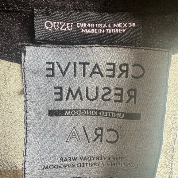 Quzu Sheet Black Button-up Crop - Picture 2 of 6